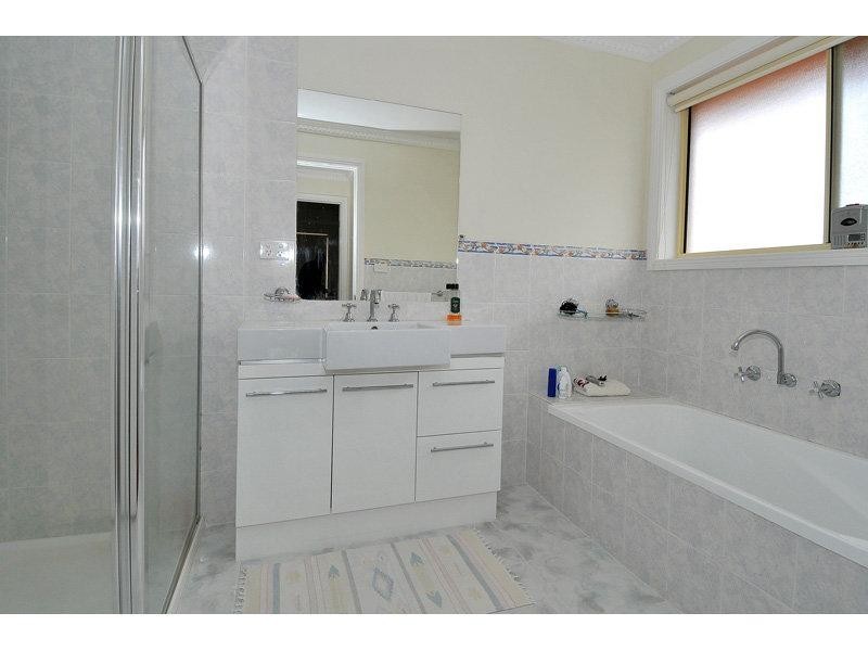 3 Hawthorn Lane, Craigieburn VIC 3064