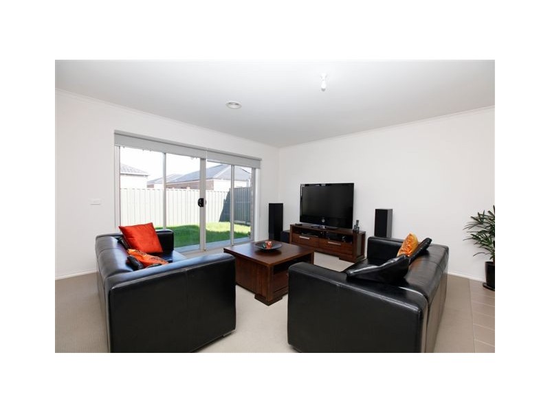 46 Kinglake Crescent, Craigieburn VIC 3064