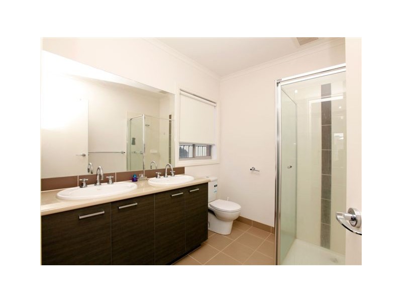 46 Kinglake Crescent, Craigieburn VIC 3064