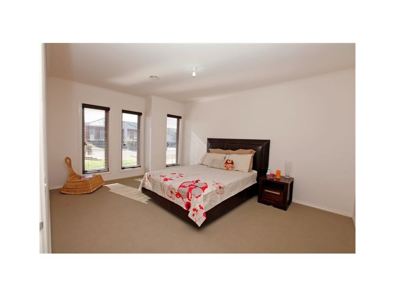 46 Kinglake Crescent, Craigieburn VIC 3064