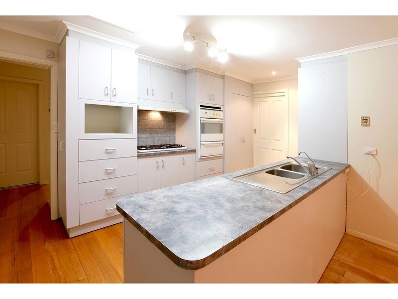 5 Whitley Crescent, Craigieburn VIC 3064