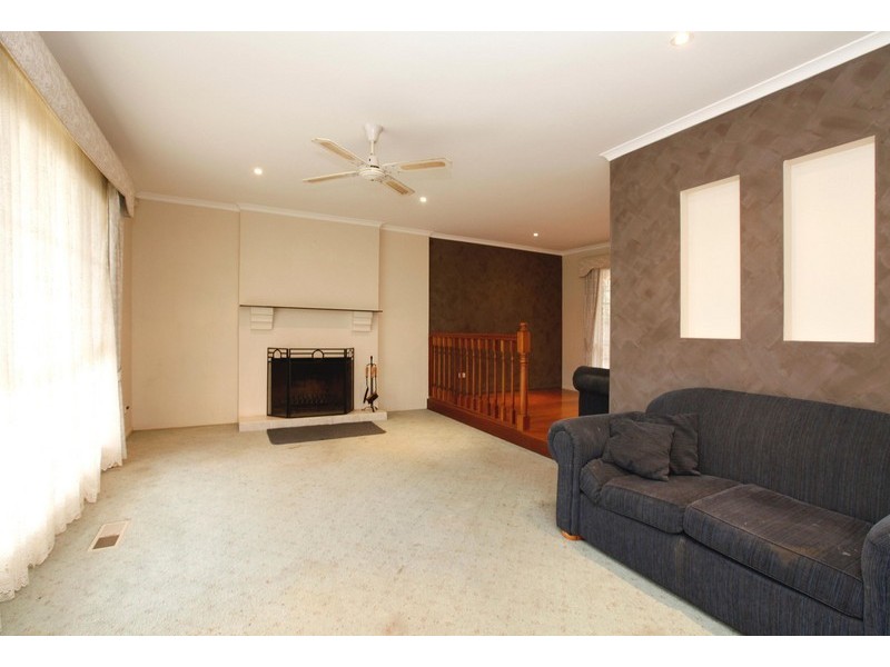 5 Whitley Crescent, Craigieburn VIC 3064
