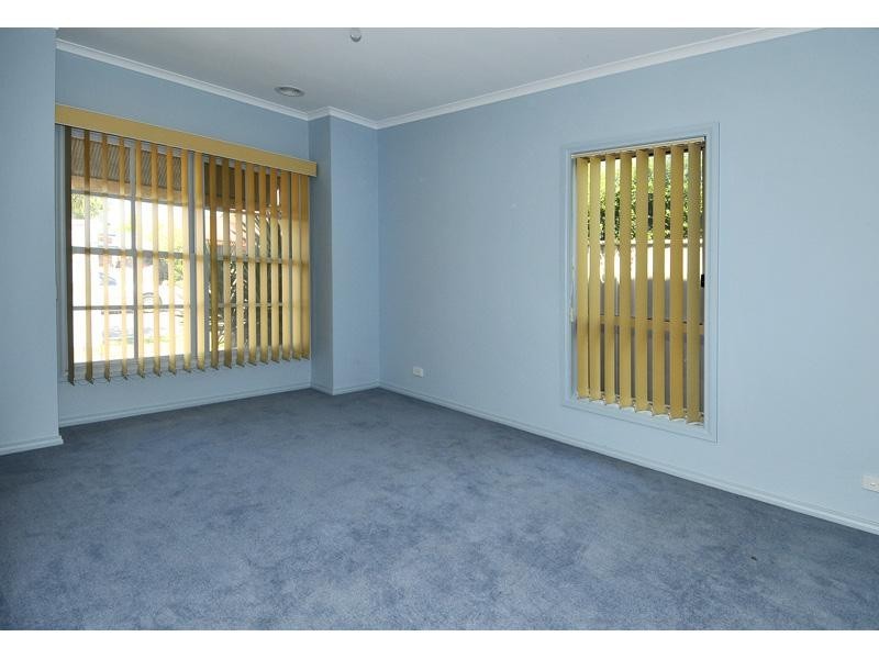 3 Woodbine Close, Craigieburn VIC 3064