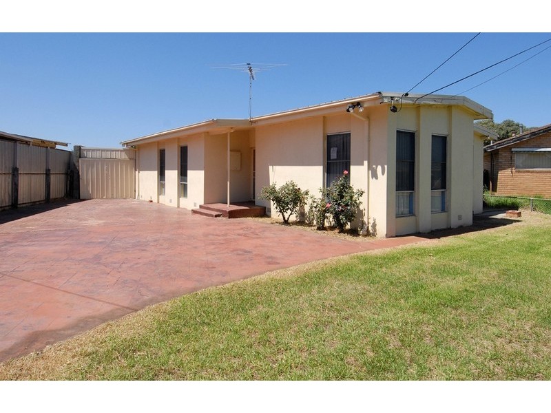 18 Mortlake Avenue, Dallas VIC 3047