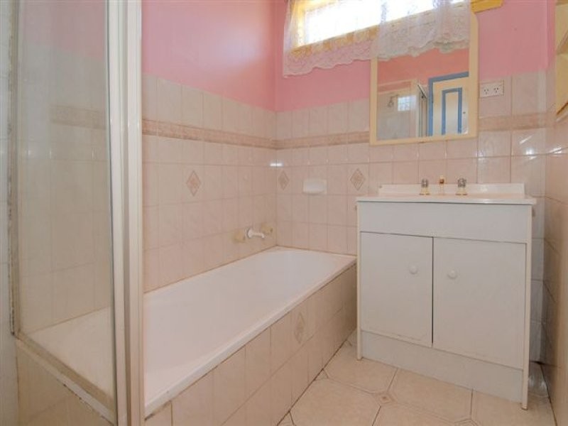 18 Mortlake Avenue, Dallas VIC 3047