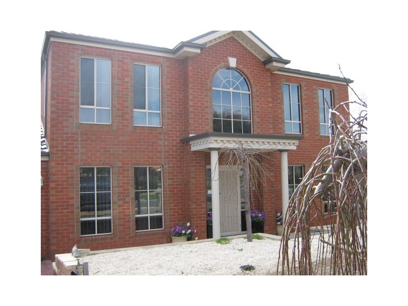 6 The Creek Approach, Craigieburn VIC 3064