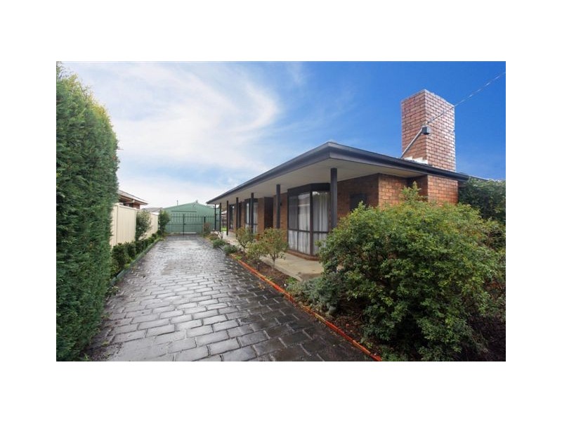 35 Hothlyn Drive, Craigieburn VIC 3064