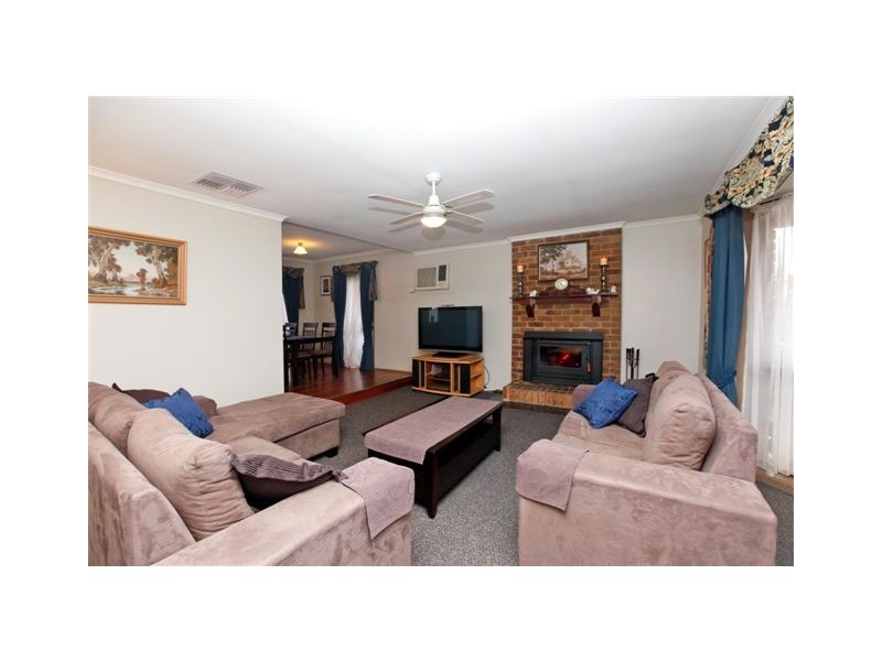 35 Hothlyn Drive, Craigieburn VIC 3064