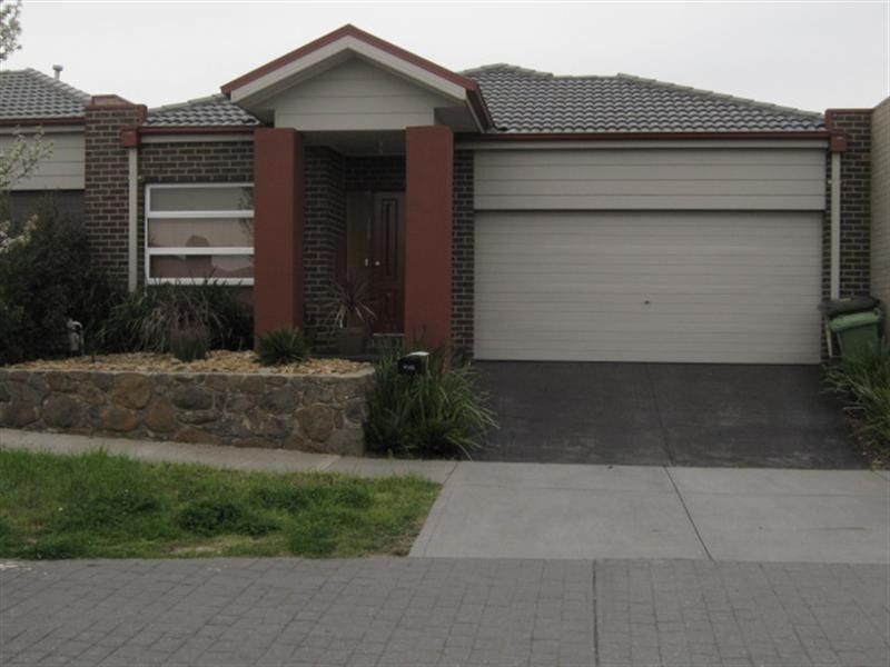 8 Herryls Lane, Craigieburn VIC 3064