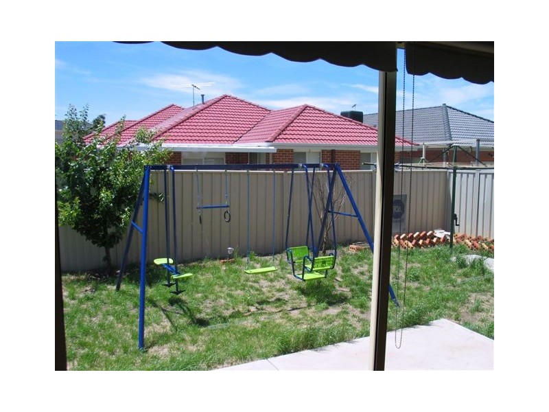 15 Bay Meadow Green, Craigieburn VIC 3064