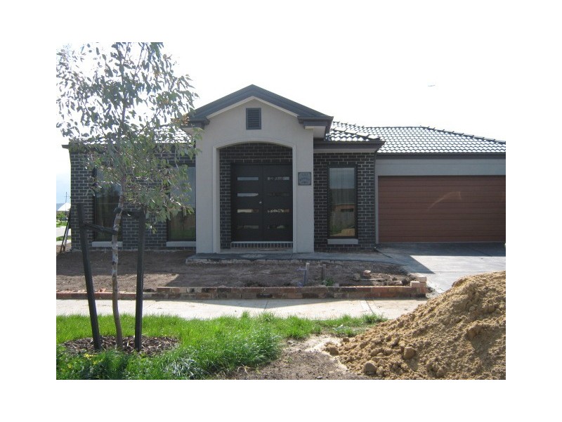 85 Cradle Mountain Drive, Craigieburn VIC 3064