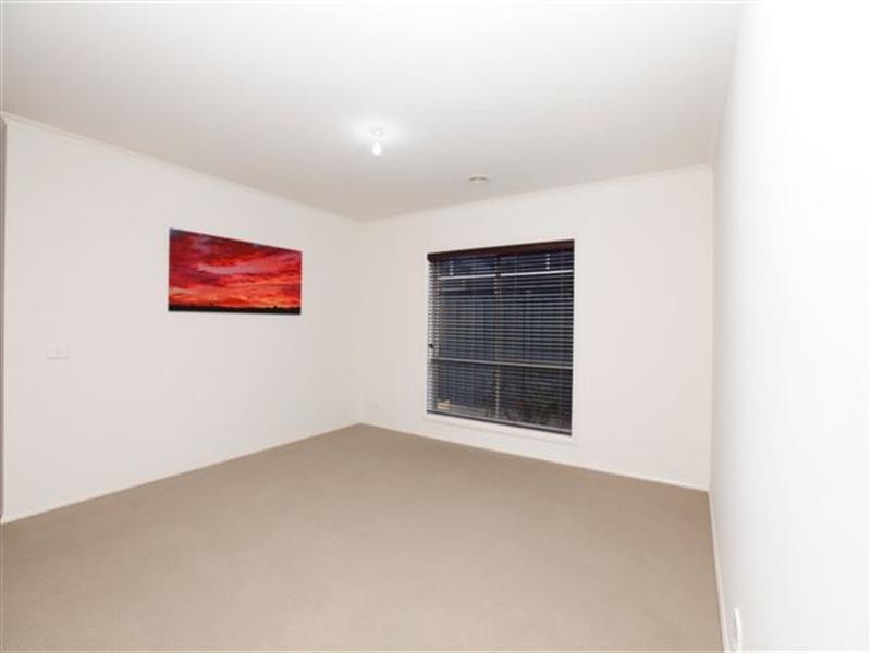 46 Kinglake Crescent, Craigieburn VIC 3064