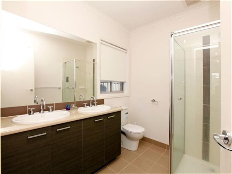 46 Kinglake Crescent, Craigieburn VIC 3064