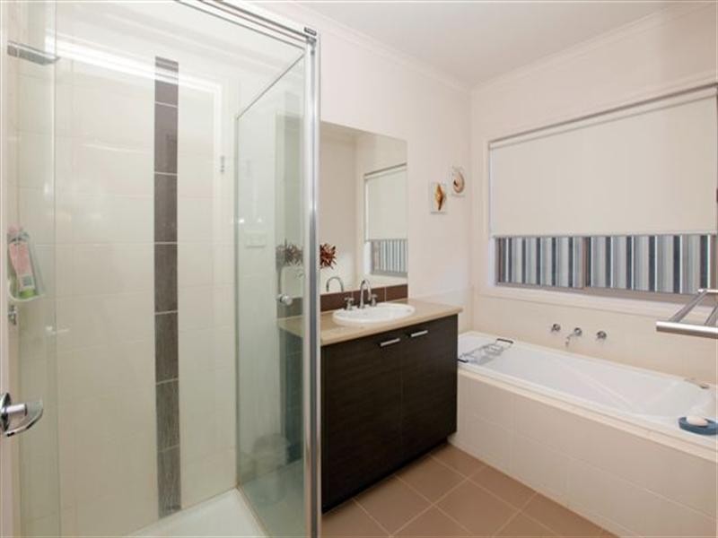 46 Kinglake Crescent, Craigieburn VIC 3064