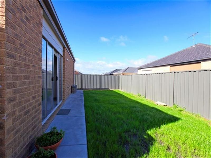 46 Kinglake Crescent, Craigieburn VIC 3064