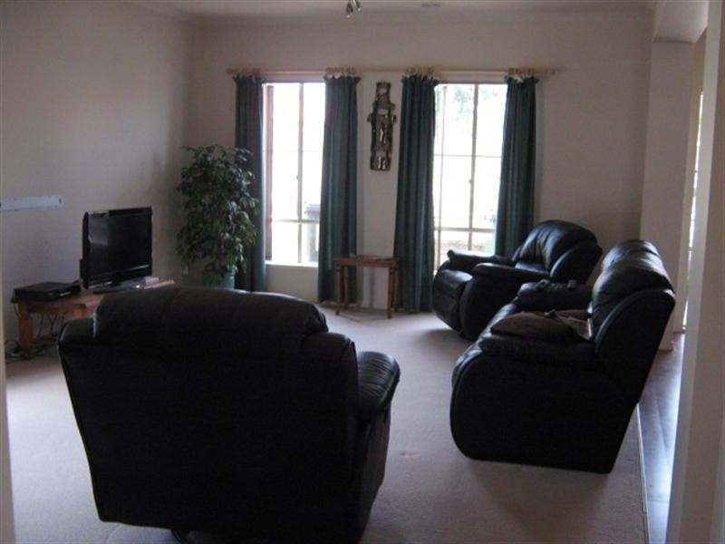 6 The Creek Approach, Craigieburn VIC 3064