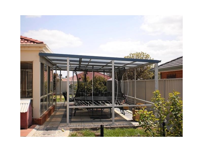 10 CHERRY BLOSSOM Close, Craigieburn VIC 3064