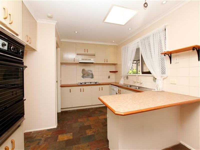 16 Langdon Crescent, Craigieburn VIC 3064