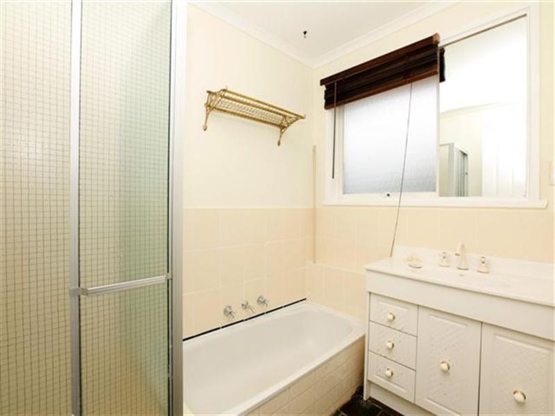 16 Langdon Crescent, Craigieburn VIC 3064