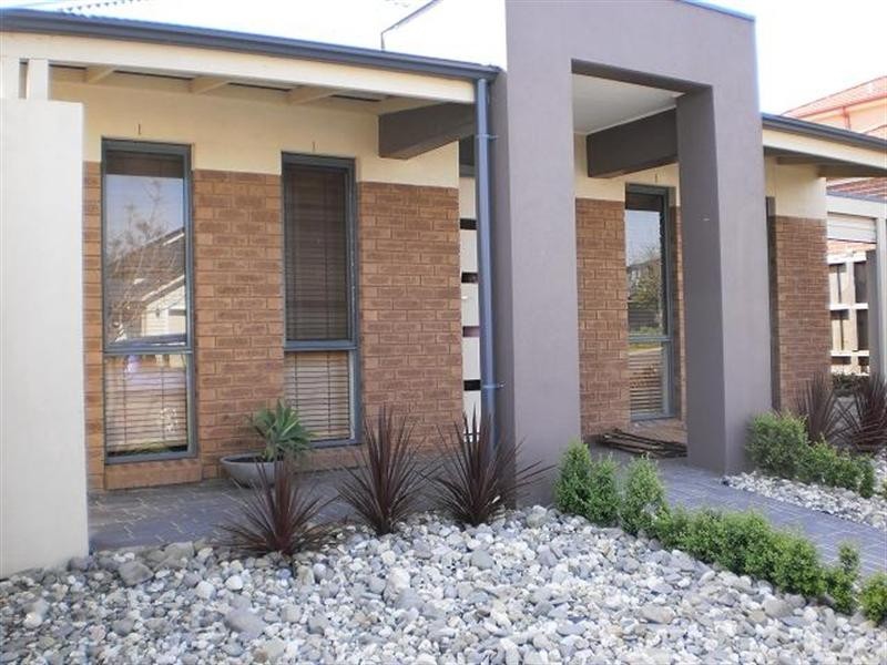 39 HOXTON Crescent, Craigieburn VIC 3064