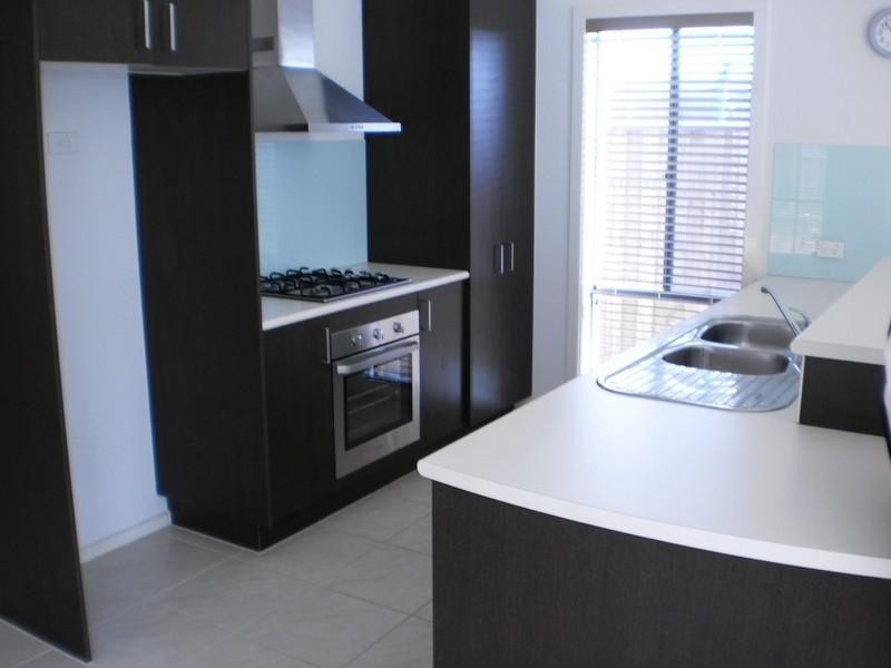 39 HOXTON Crescent, Craigieburn VIC 3064