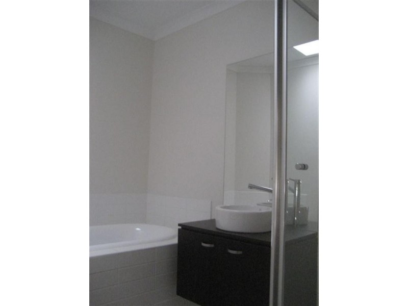 64 Kinglake Crescent, Craigieburn VIC 3064