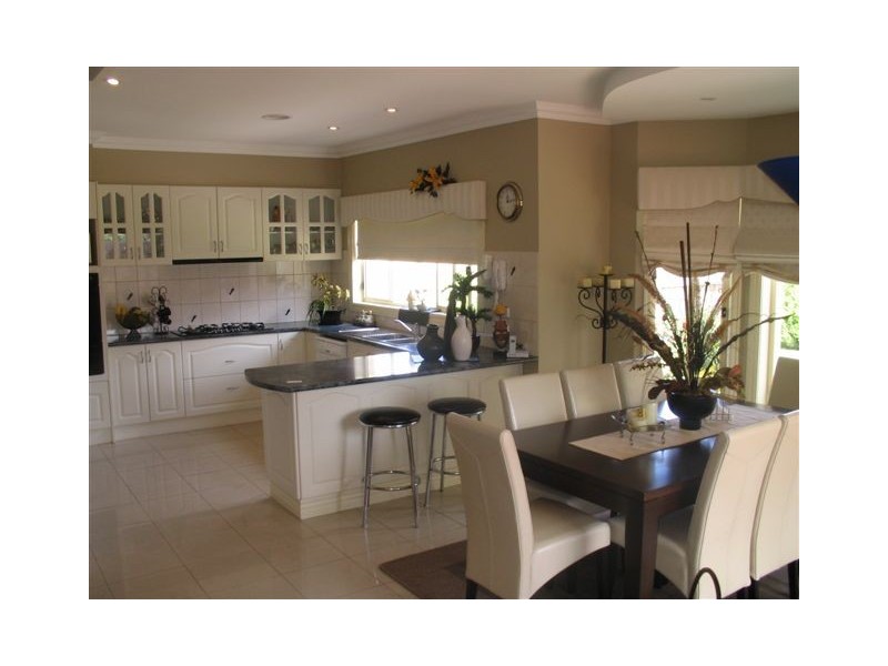 35 Masters Circuit, Roxburgh Park VIC 3064