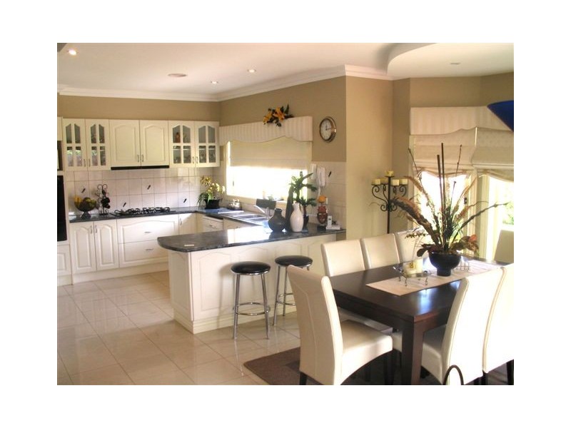 35 Masters Circuit, Roxburgh Park VIC 3064