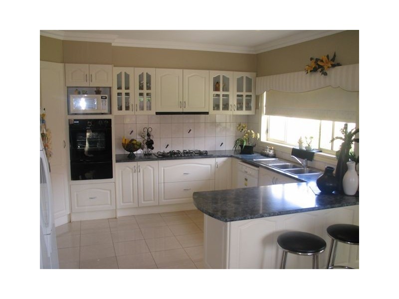 35 Masters Circuit, Roxburgh Park VIC 3064