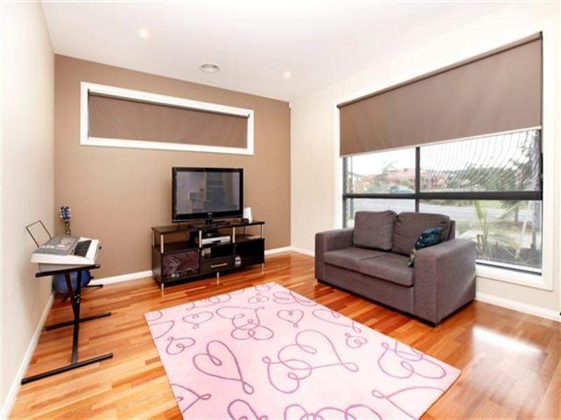 25 Bellfield Drive, Craigieburn VIC 3064