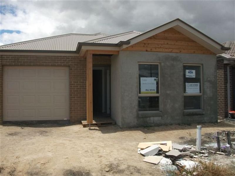 19 Acland Street, Craigieburn VIC 3064