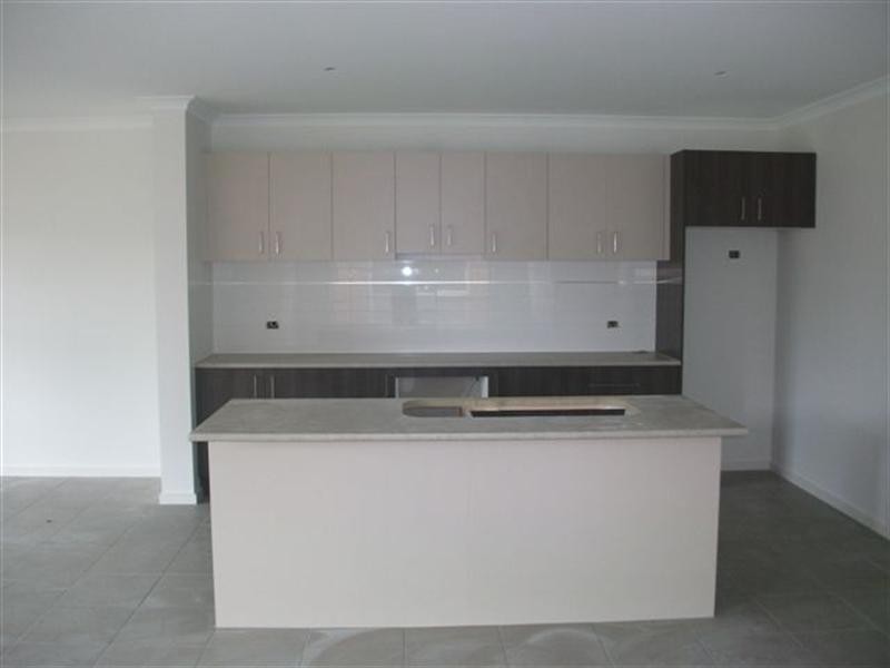 19 Acland Street, Craigieburn VIC 3064