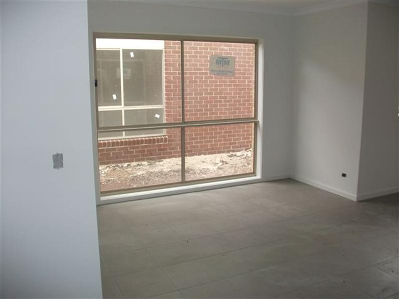 19 Acland Street, Craigieburn VIC 3064