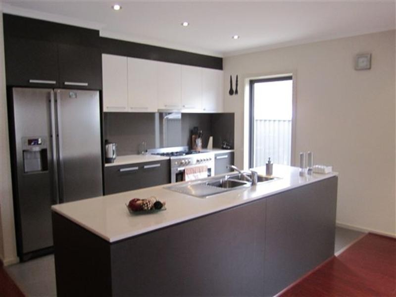 36 Gippsland Way, Craigieburn VIC 3064