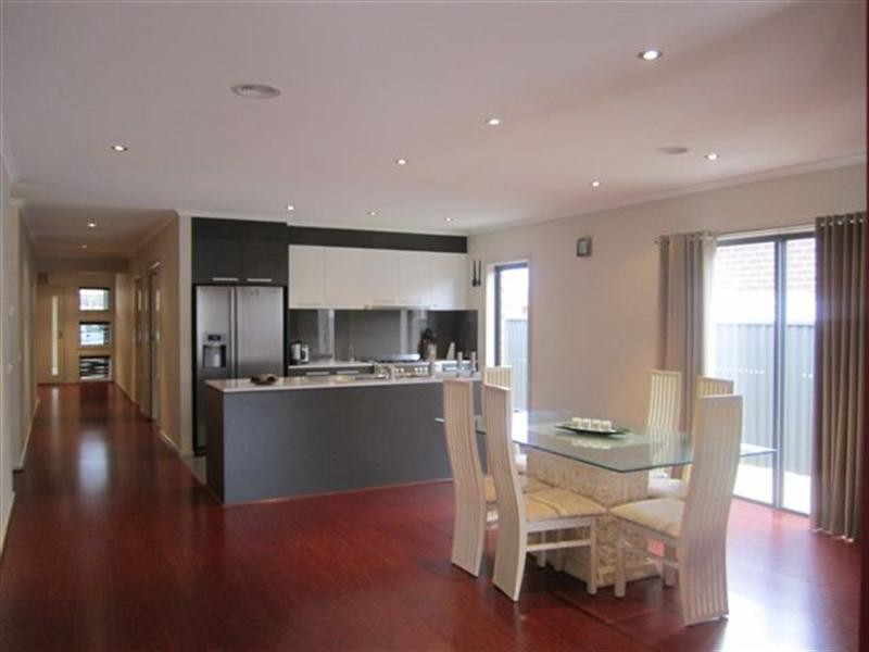 36 Gippsland Way, Craigieburn VIC 3064