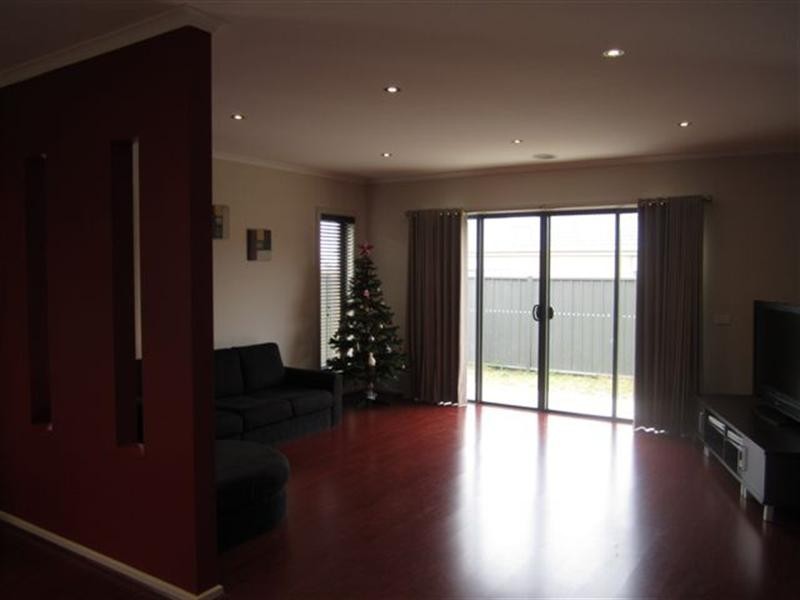 36 Gippsland Way, Craigieburn VIC 3064