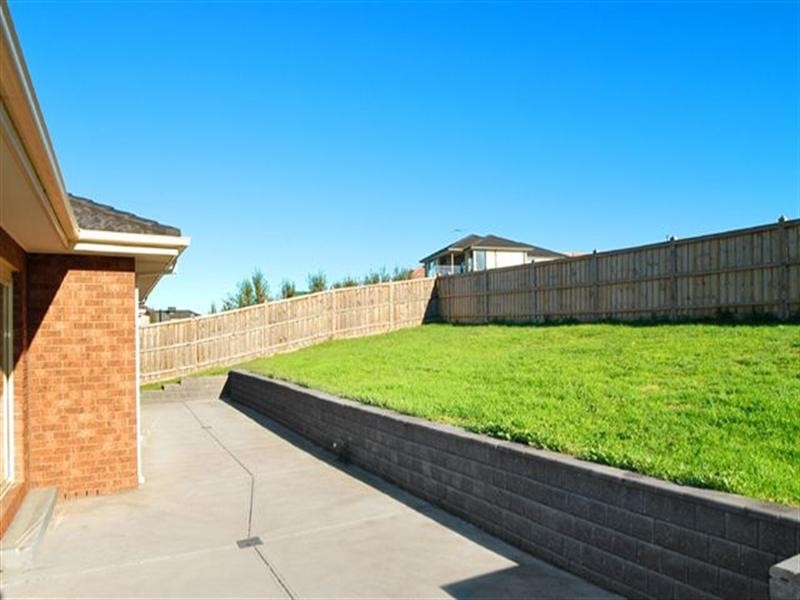 42 Excelsior Heights, Craigieburn VIC 3064