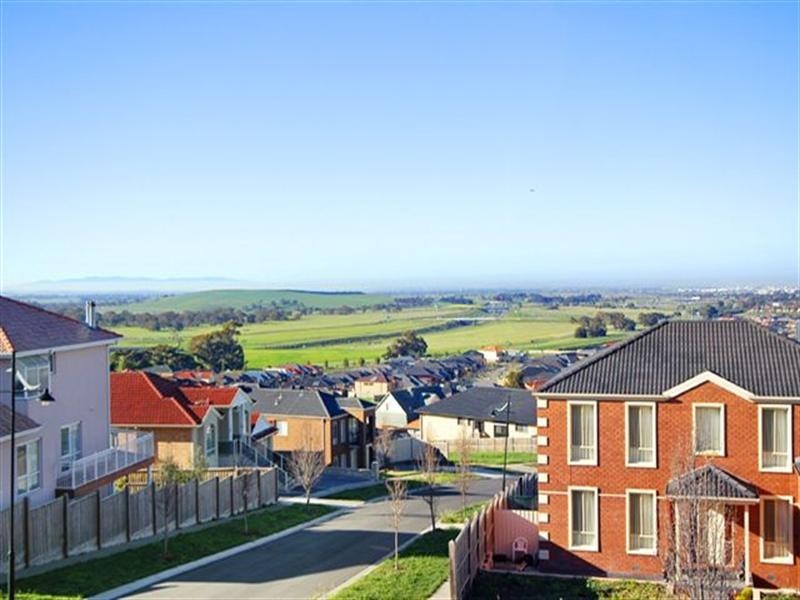 42 Excelsior Heights, Craigieburn VIC 3064