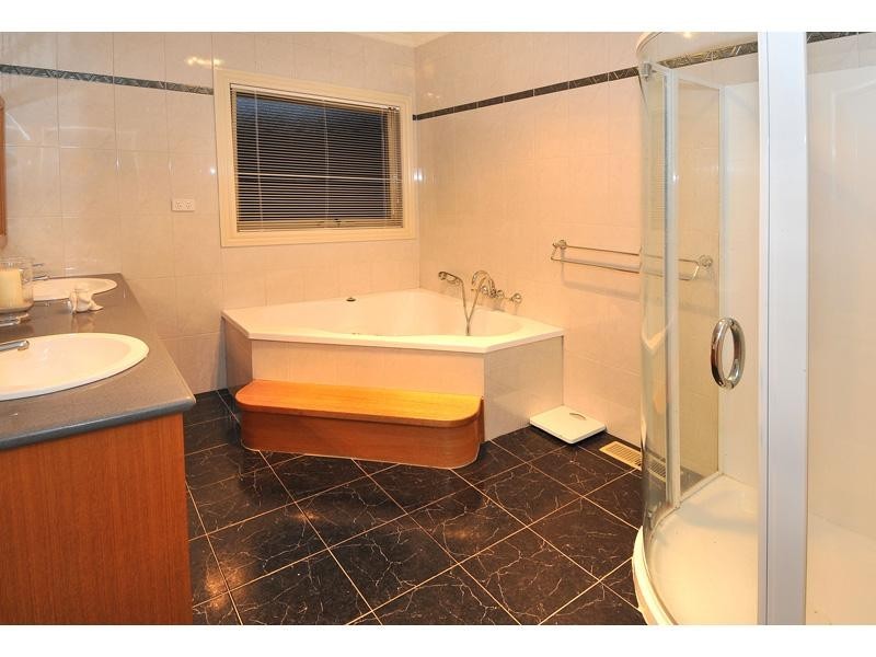 18 Excelsior Heights, Craigieburn VIC 3064