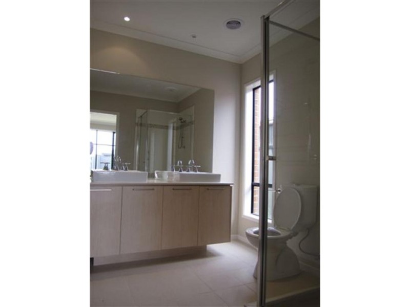 12 Northcraft Street, Craigieburn VIC 3064