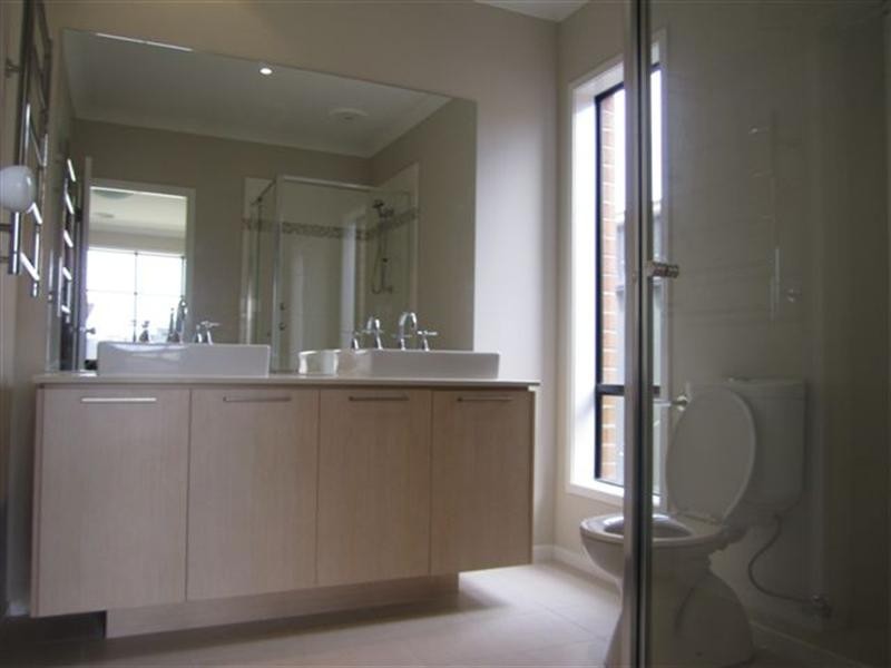 12 Northcraft Street, Craigieburn VIC 3064