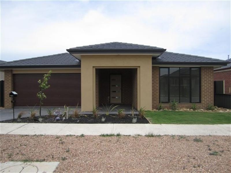 12 Northcraft Street, Craigieburn VIC 3064