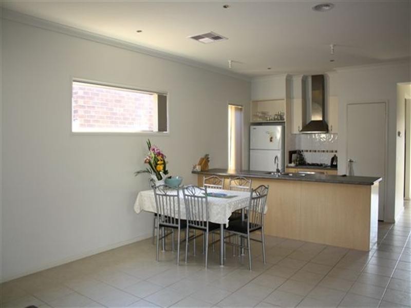 13 Burrora Way, Craigieburn VIC 3064
