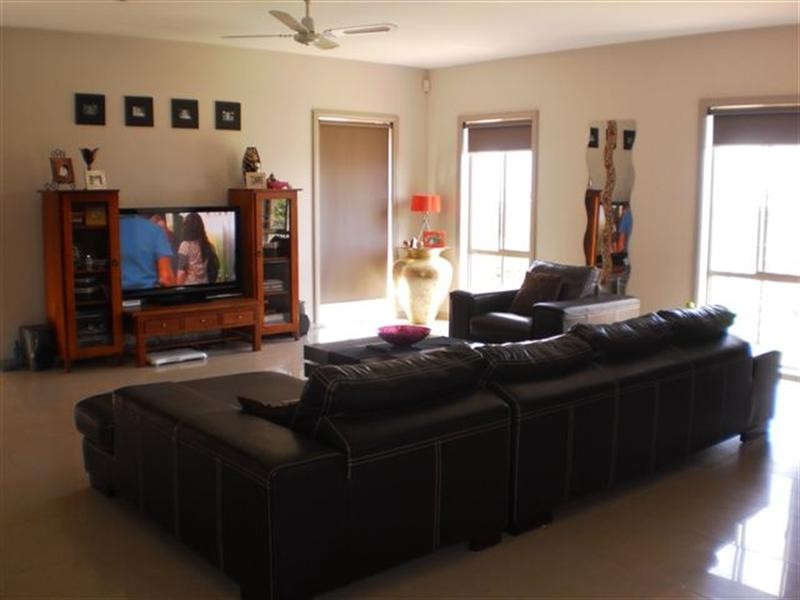 35 Excelsior Heights, Craigieburn VIC 3064