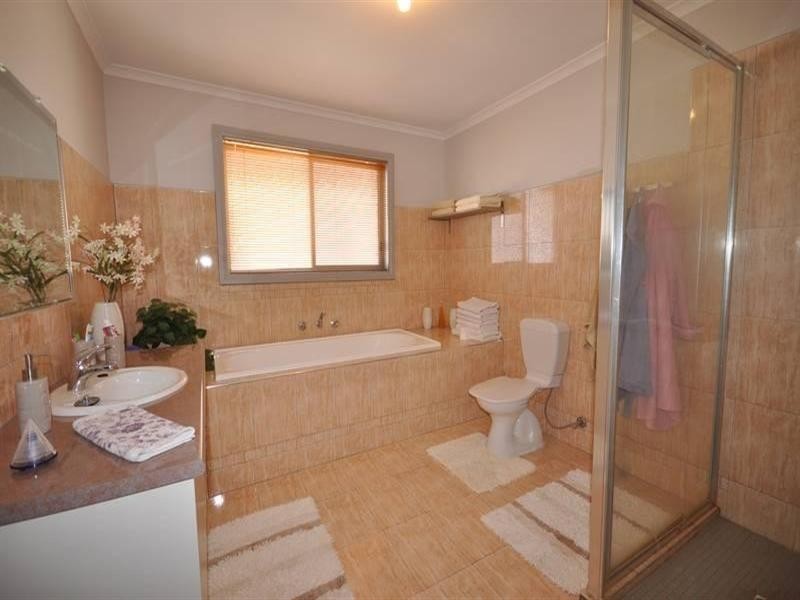 35 Excelsior Heights, Craigieburn VIC 3064