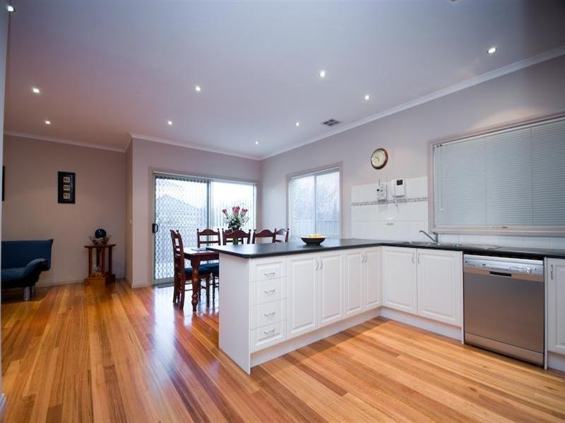 29 Troward Harvey Way, Craigieburn VIC 3064