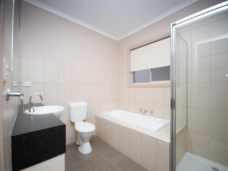 29 Troward Harvey Way, Craigieburn VIC 3064