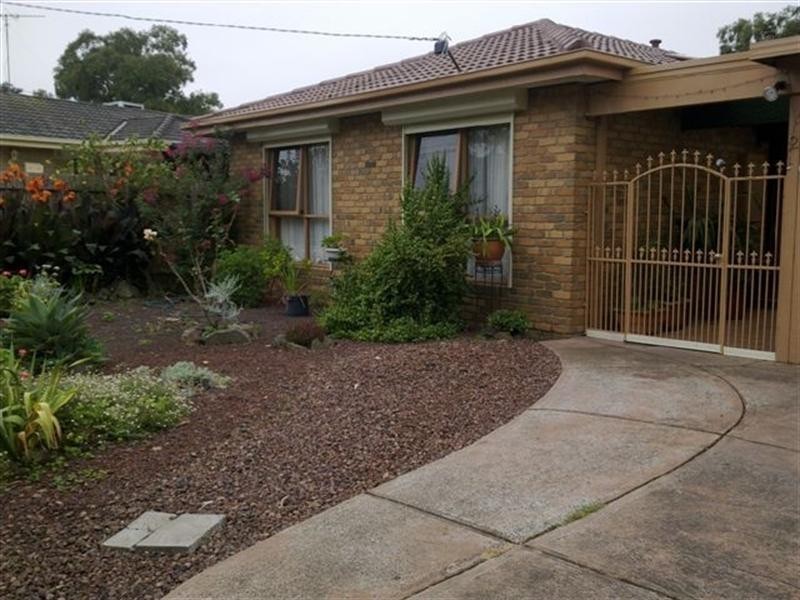 25 Mitford Crescent, Craigieburn VIC 3064