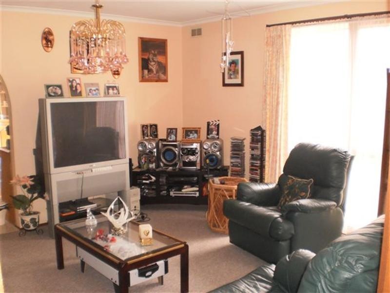 25 Mitford Crescent, Craigieburn VIC 3064