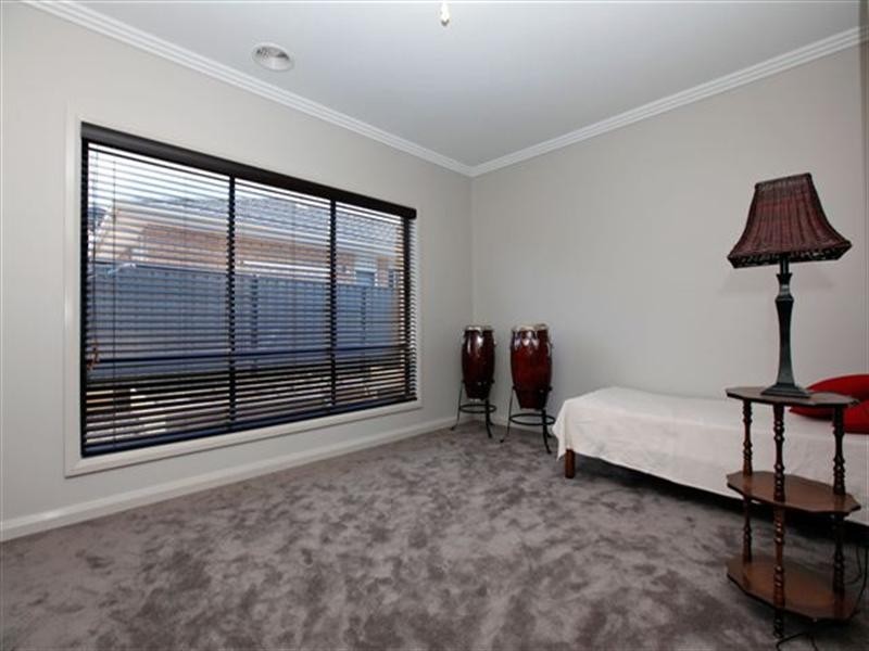 11 Conservation Drive, Craigieburn VIC 3064